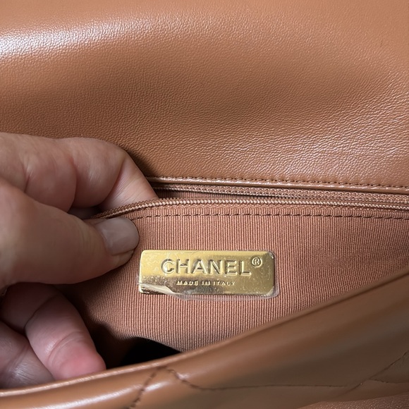 Chanel 19 caramel bag - Picture 13 of 16